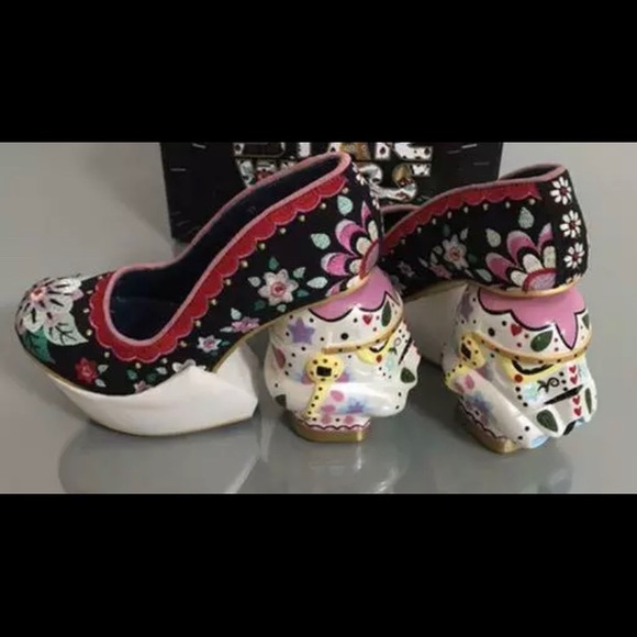 How did religion shape and influence colonial society picture